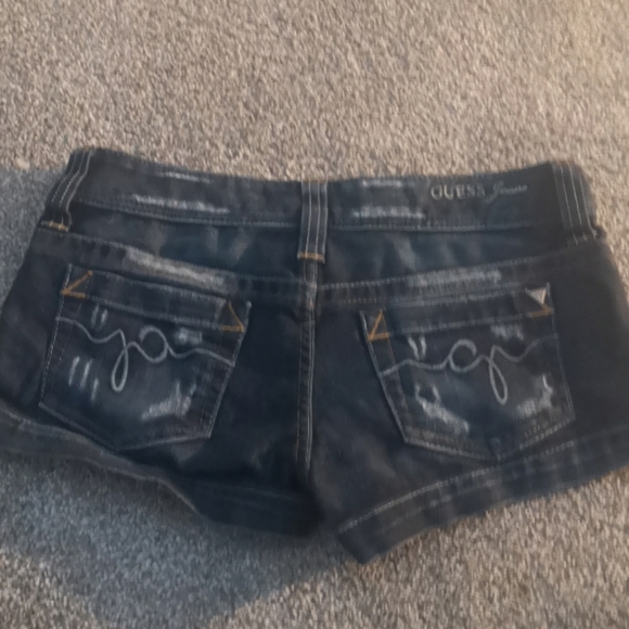 Guess Jean shorts - Picture 4 of 4